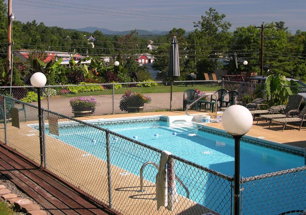 Bay Top Motel (Weirs Beach) 