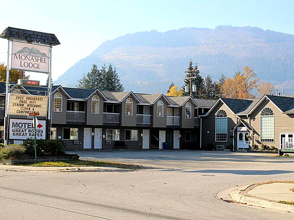 Monashee Lodge