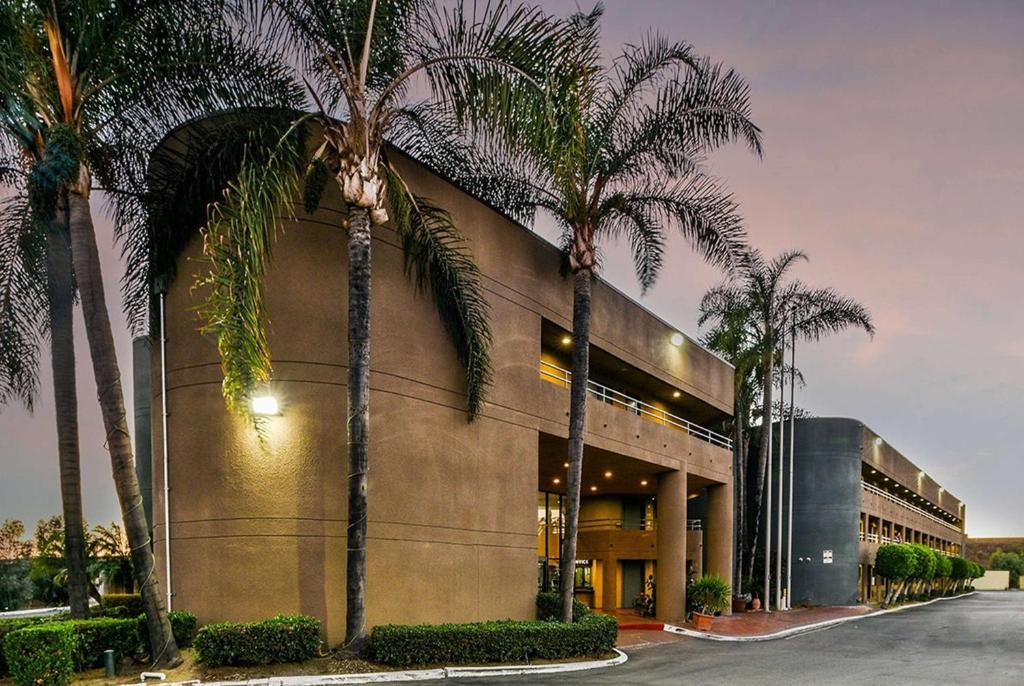 Travelodge by Wyndham Commerce Los Angeles Area