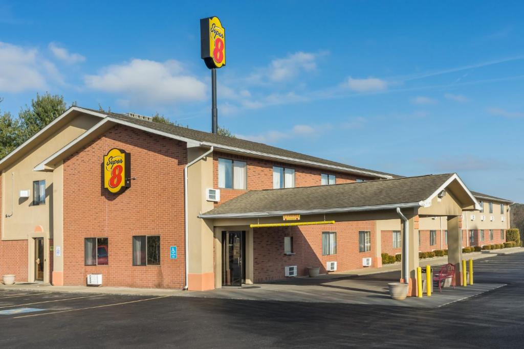 Super 8 by Wyndham Munfordville KY