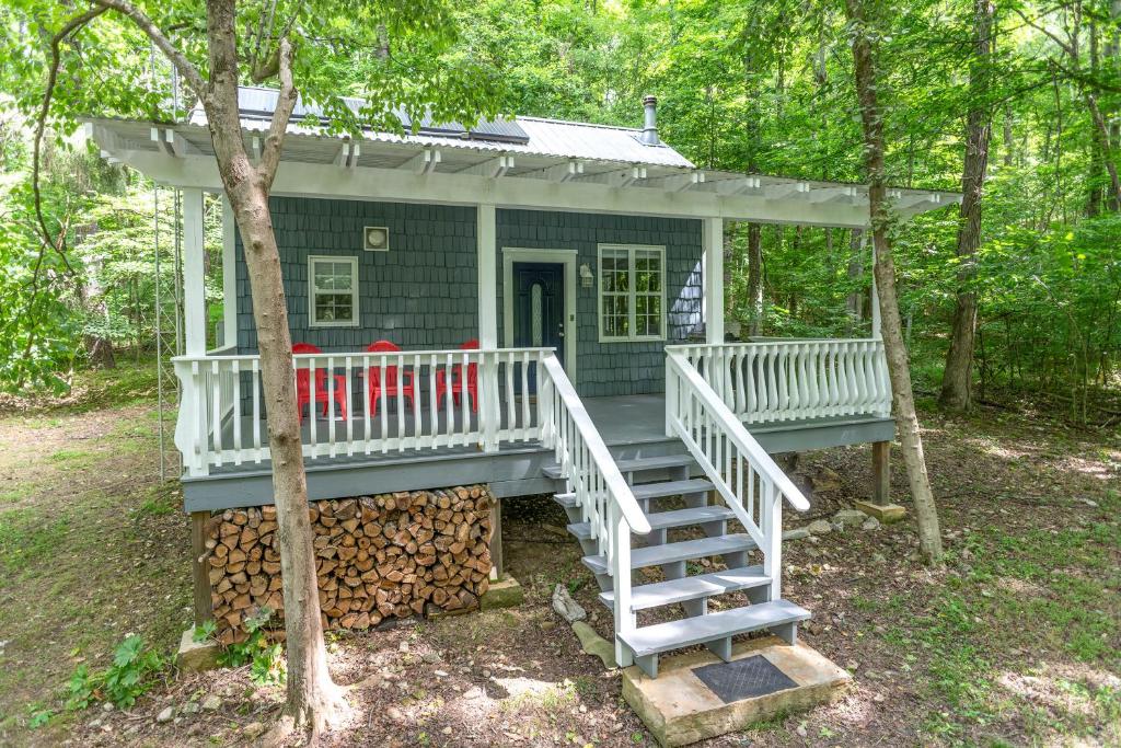 Secluded Vacation Rental Bordering Creek!