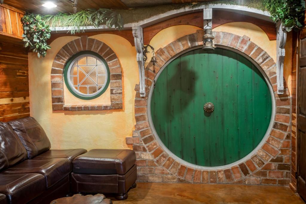 The Hobbit House, Fantasy comes Home!