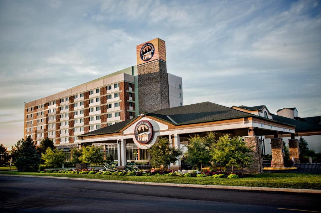 Akwesasne Mohawk Casino Resort and Players Inn Hotel -formerly Comfort Inn and Suites Hogansburg NY