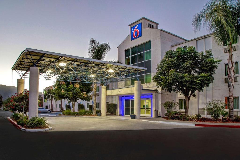 Motel 6-Gilroy, CA