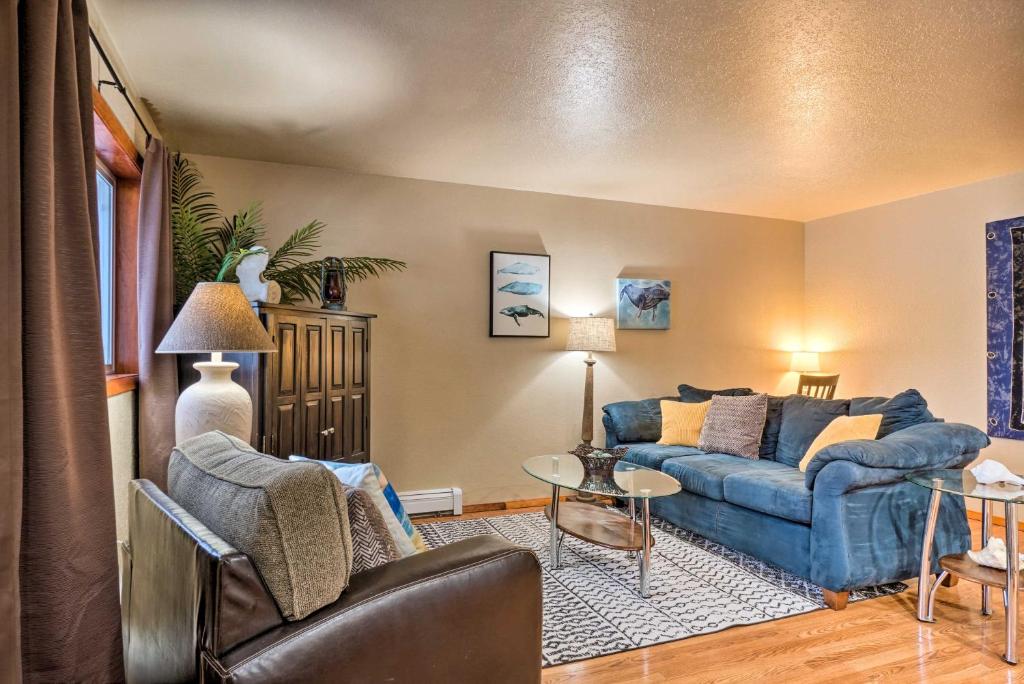 Serene Kenai Condo Less Than 4 Mi to Kenai Beach!